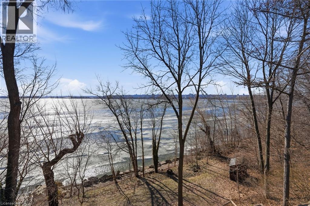 868 DANFORTH Place - 33