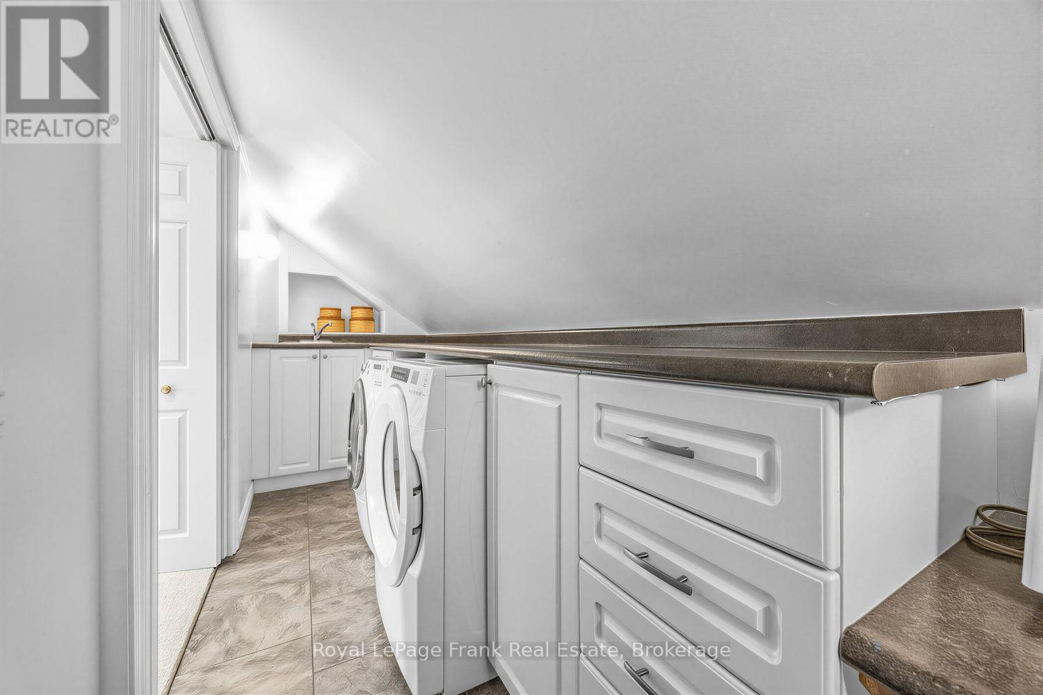 86 WELLINGTON STREET - Image 19