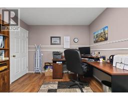 112 Edgewood Close, Camrose, AB T4V4N9 Photo 17