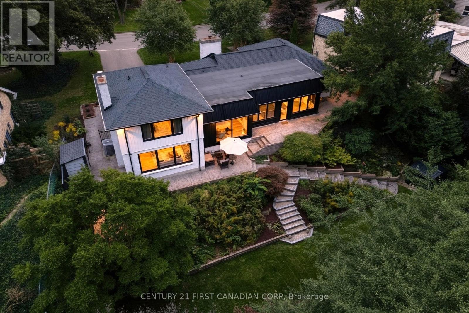 1125 THE PARKWAY