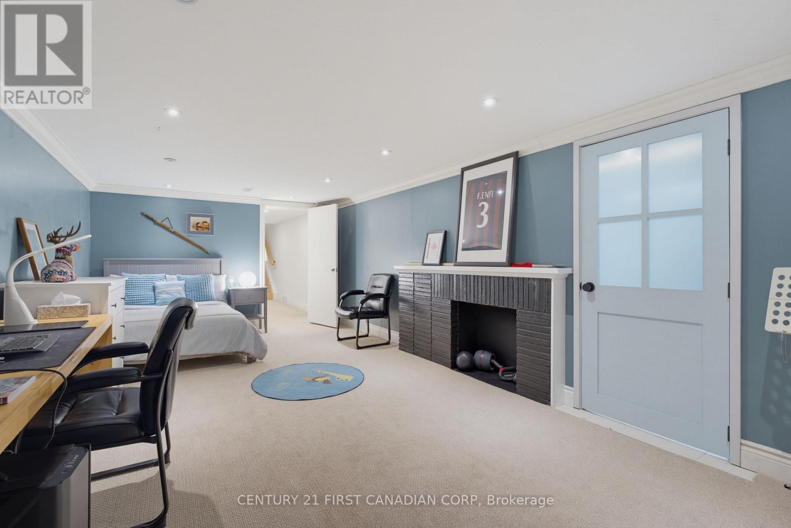 1125 THE PARKWAY - Image 35