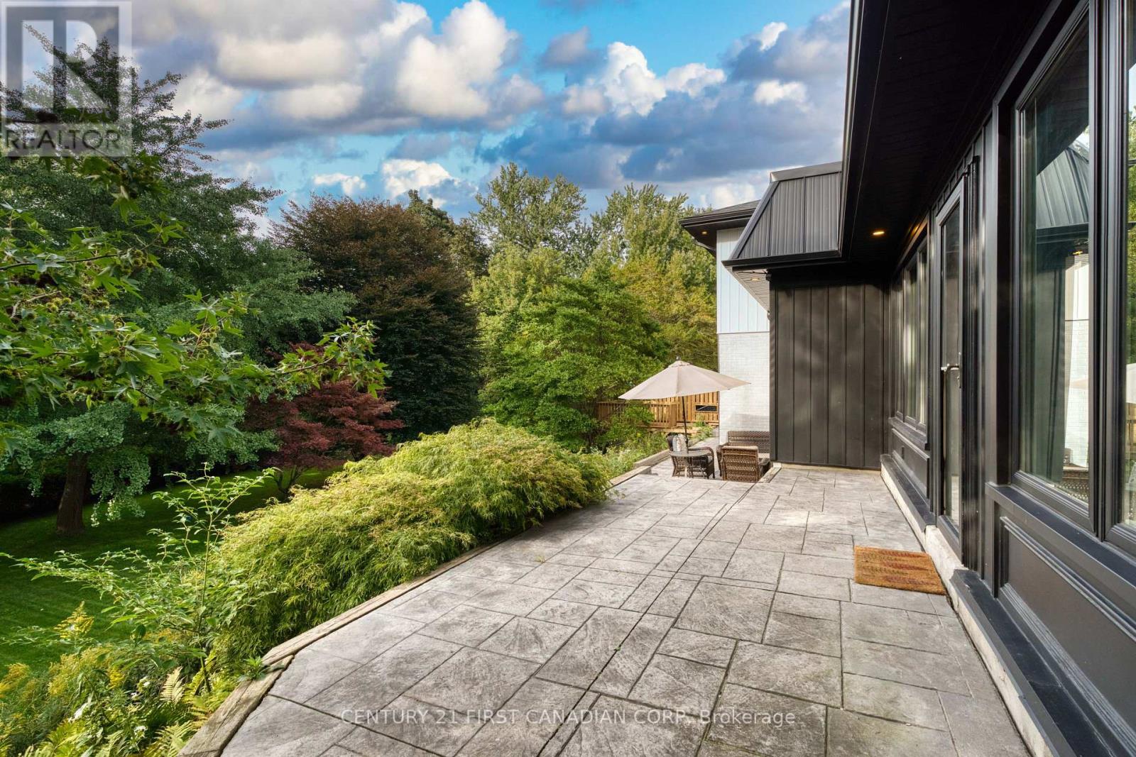 1125 THE PARKWAY - Image 39