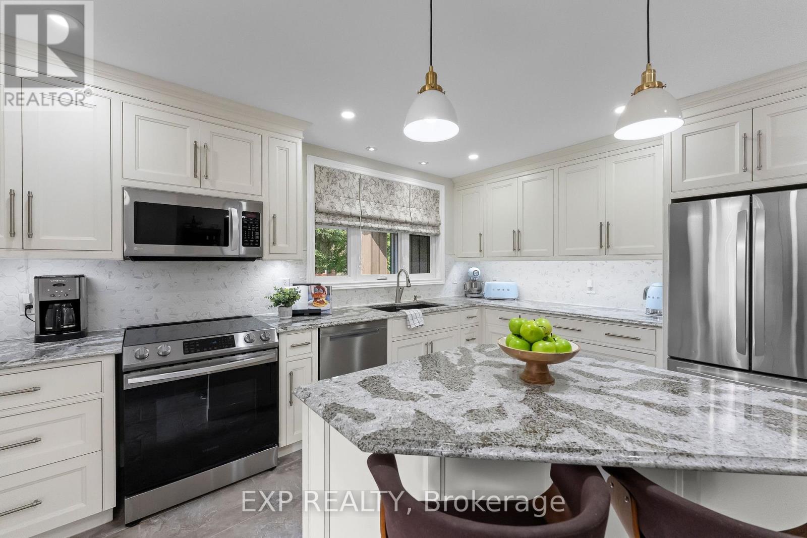 2753 ST PAUL AVENUE - Image 21