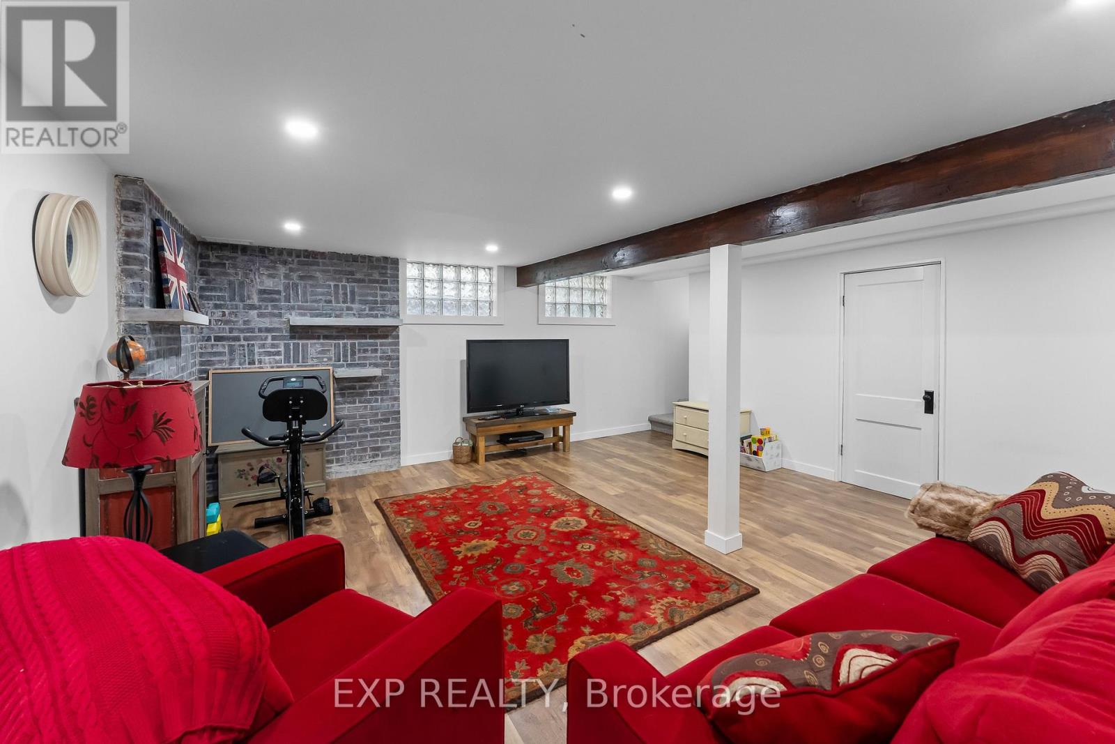 2753 ST PAUL AVENUE - Image 32