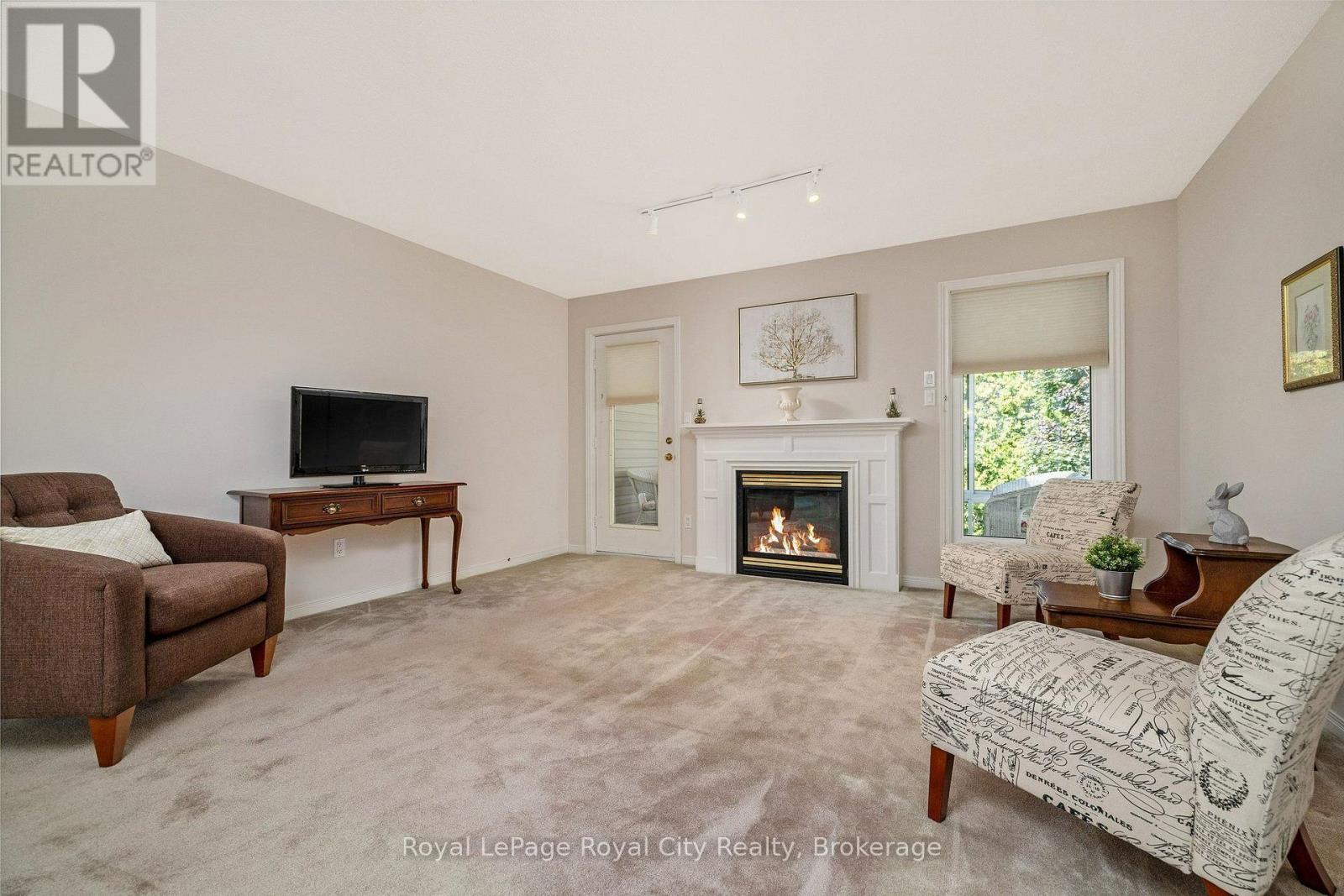 589 HARVEY STREET - 10