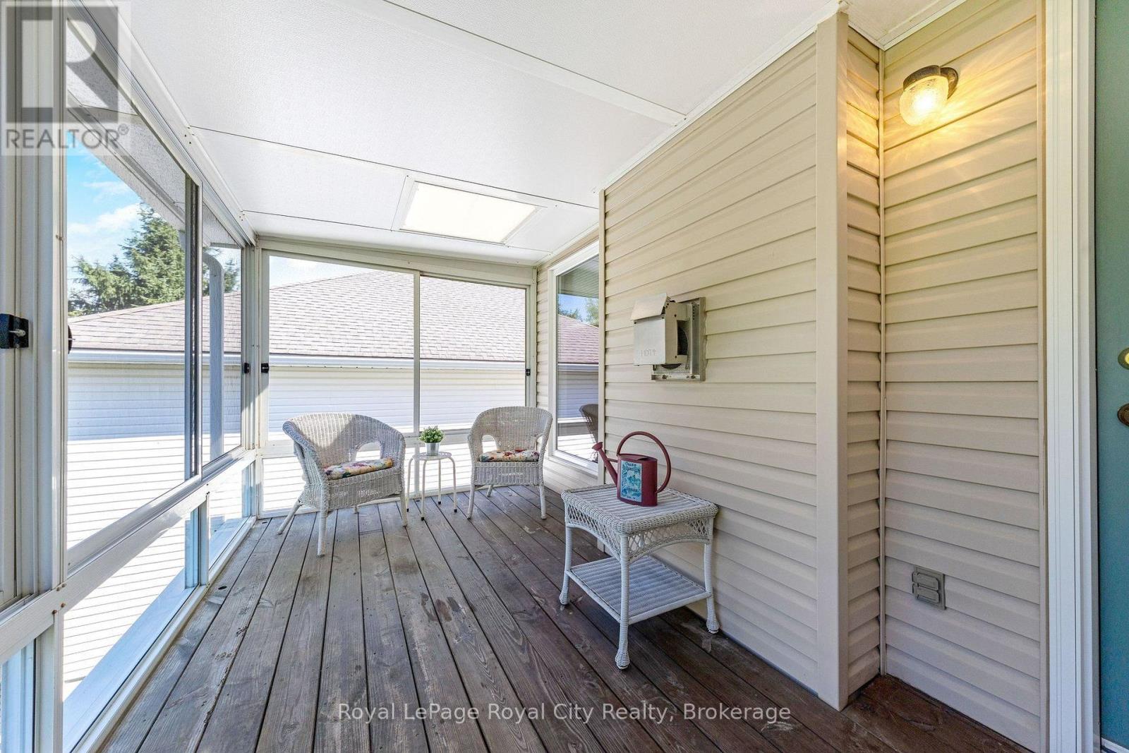 589 HARVEY STREET - 13