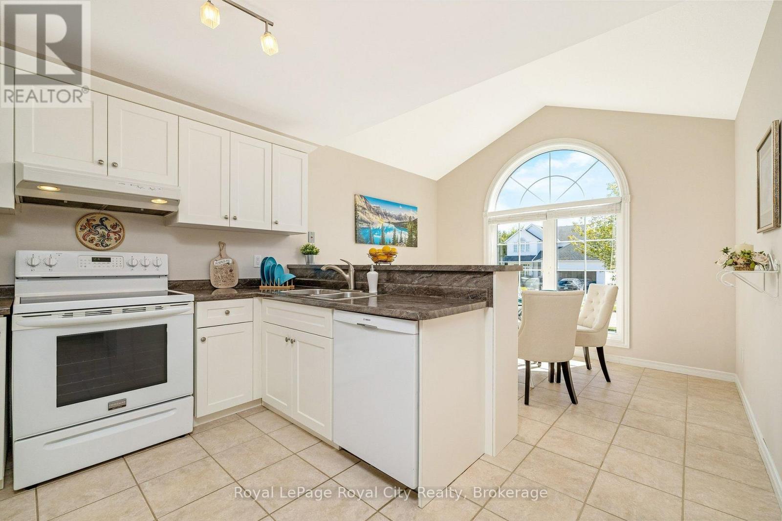 589 HARVEY STREET - Image 16