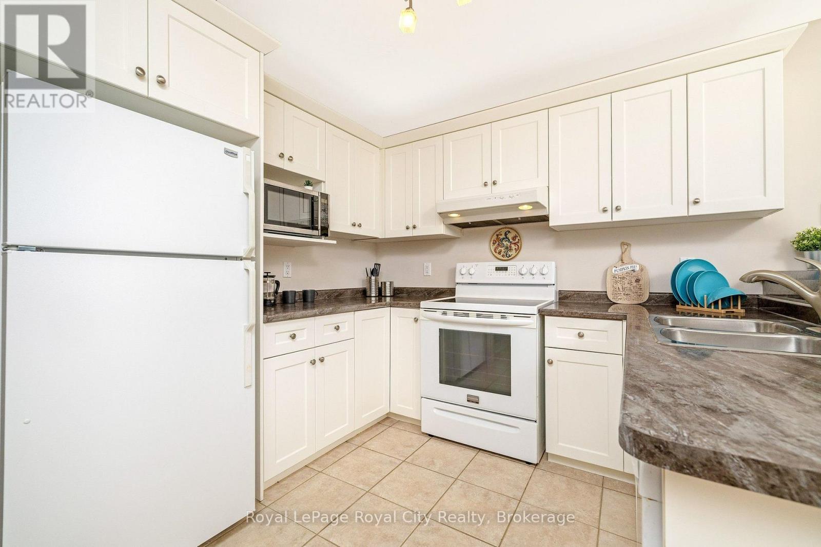 589 HARVEY STREET - 18