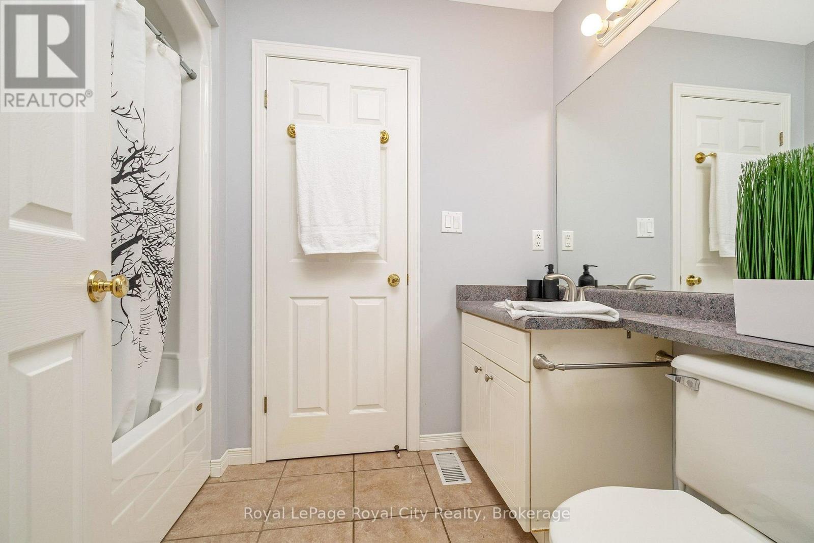 589 HARVEY STREET - 22