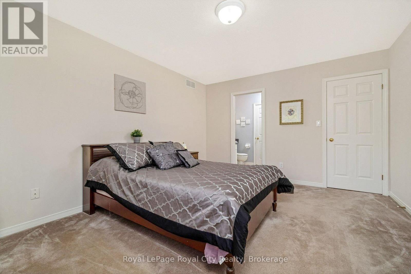 589 HARVEY STREET - 27