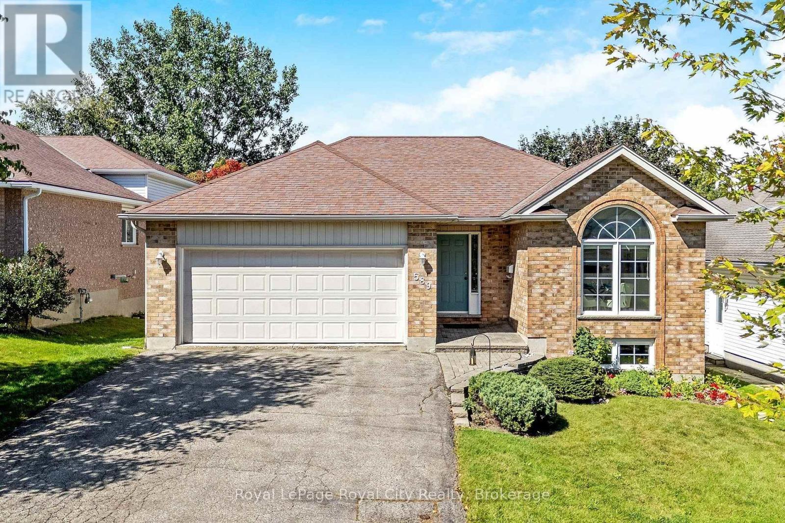589 HARVEY STREET - 3