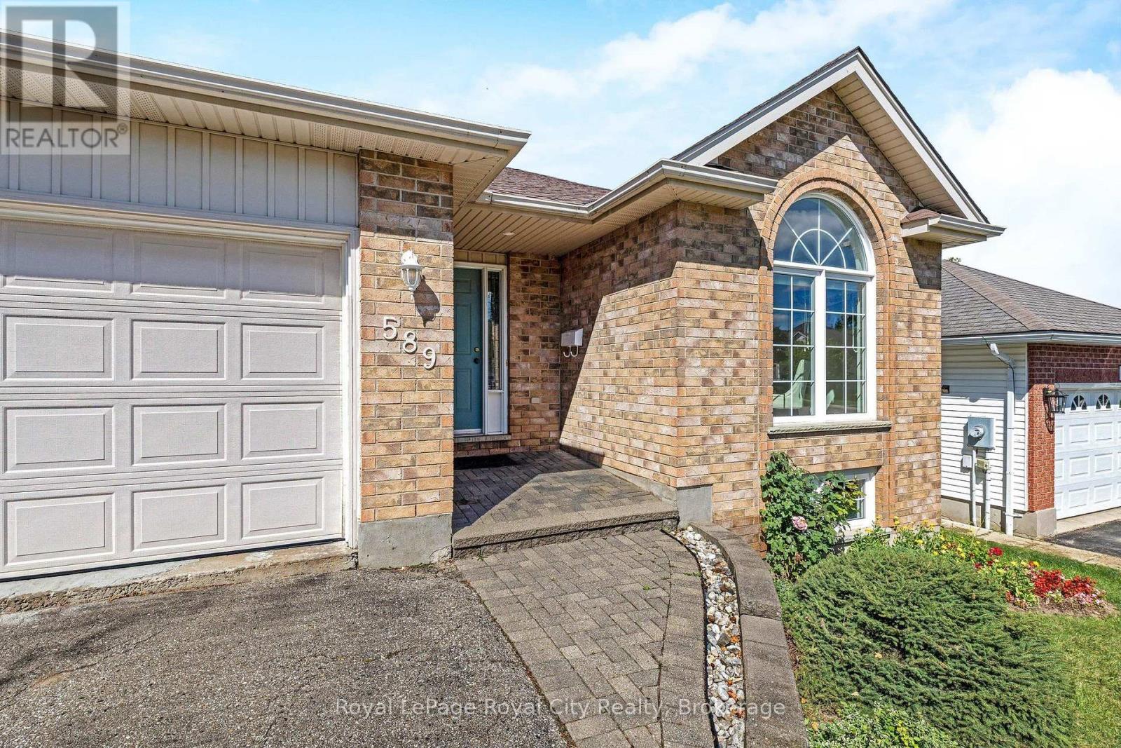 589 HARVEY STREET - 4