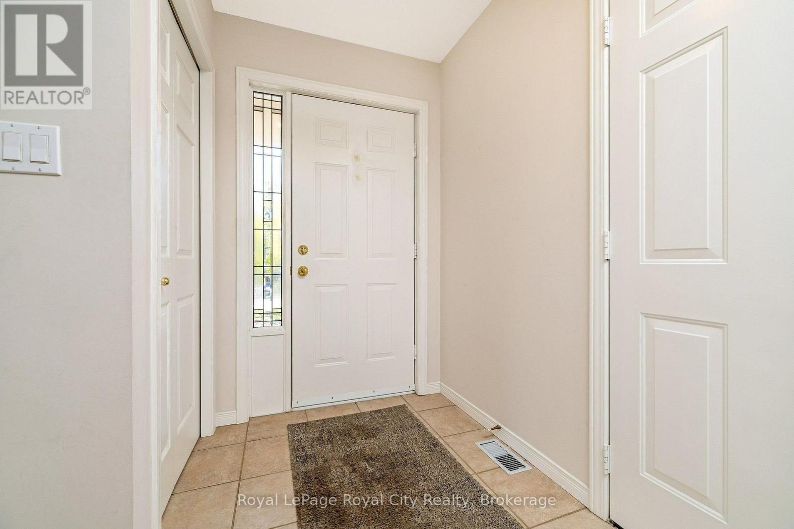 589 HARVEY STREET - 7