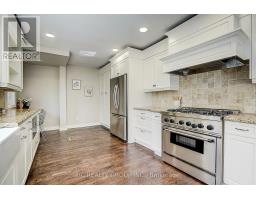 19 Lower Links Road, Toronto, ON M2P1H5 Photo 15