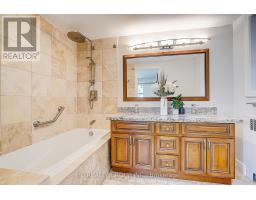 19 Lower Links Road, Toronto, ON M2P1H5 Photo 22