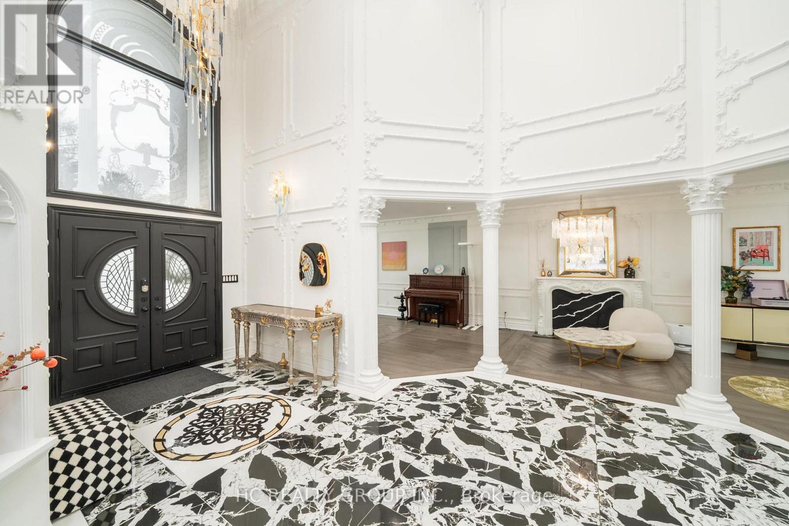 Photo of a listing in Bayview Village