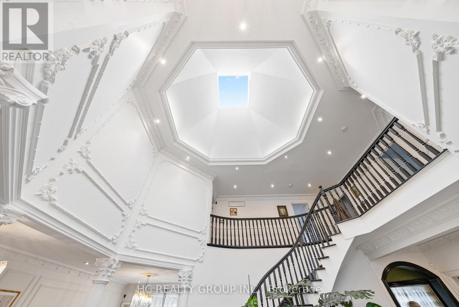 Photo of a listing in Bayview Village