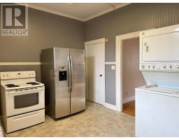 12 Hemlock Avenue, Oshawa, ON L1H1Y7 Photo 6