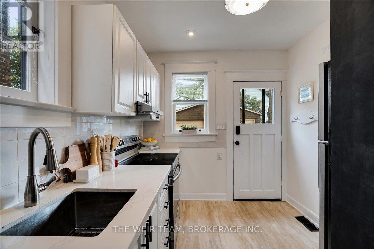 25 OAK PARK AVENUE - Image 15