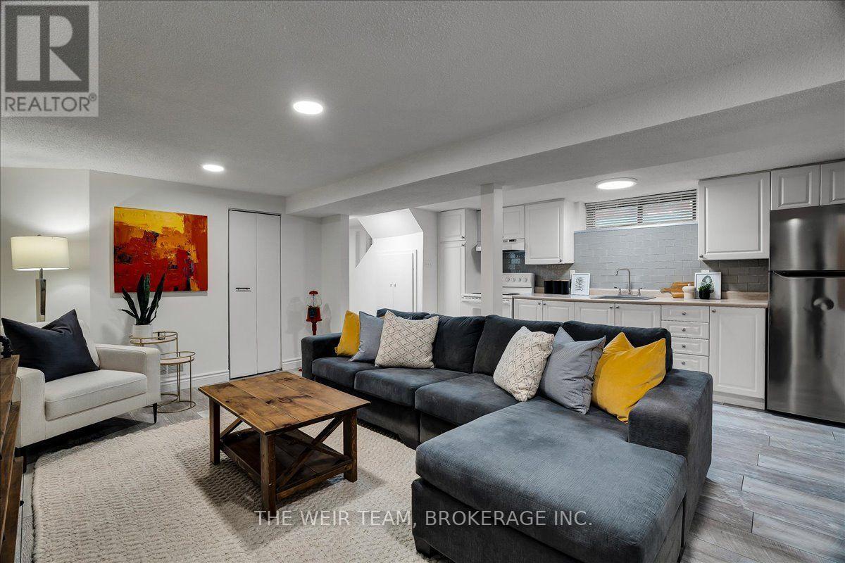 25 OAK PARK AVENUE - Image 25