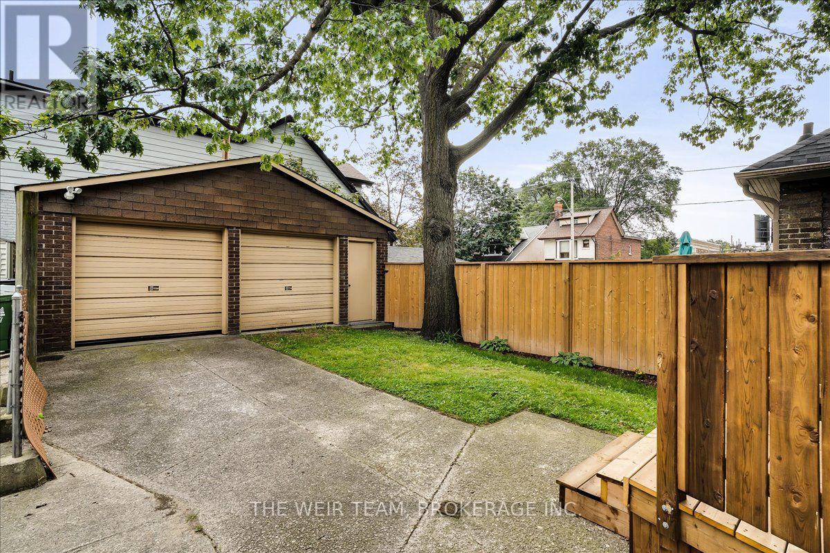 25 OAK PARK AVENUE - Image 30