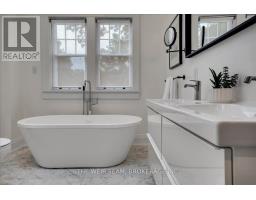 25 Oak Park Avenue, Toronto, ON M4C4L8 Photo 20