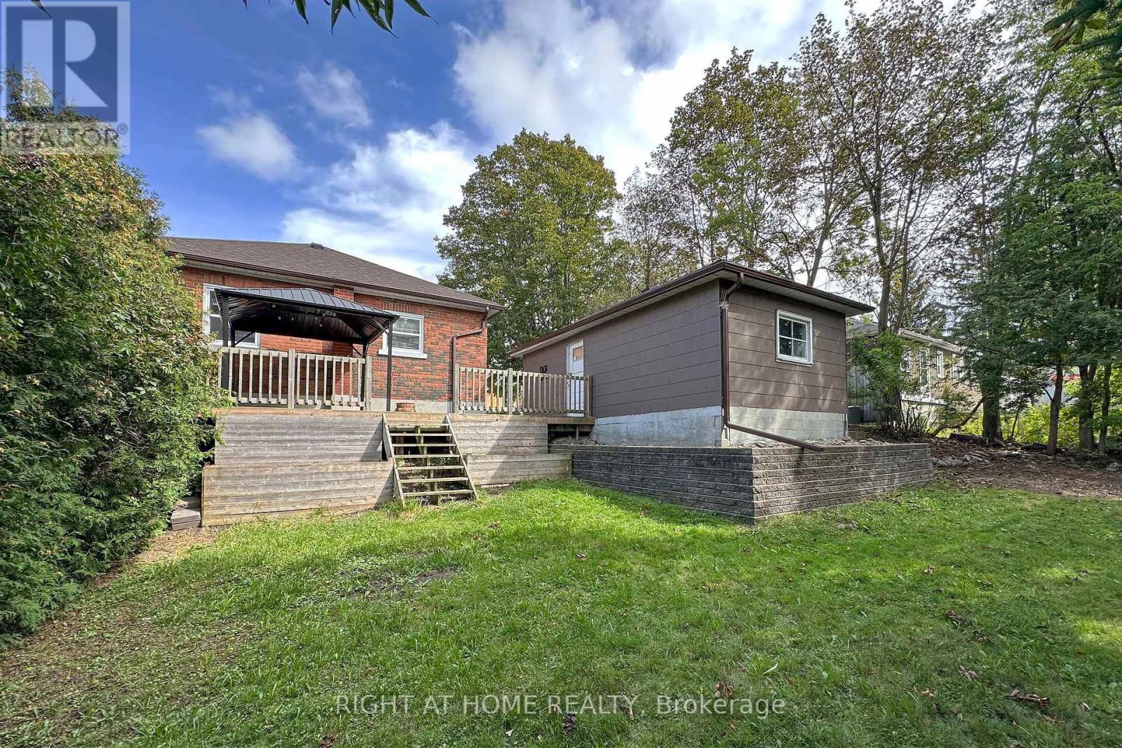 488 CROMWELL AVENUE - 24