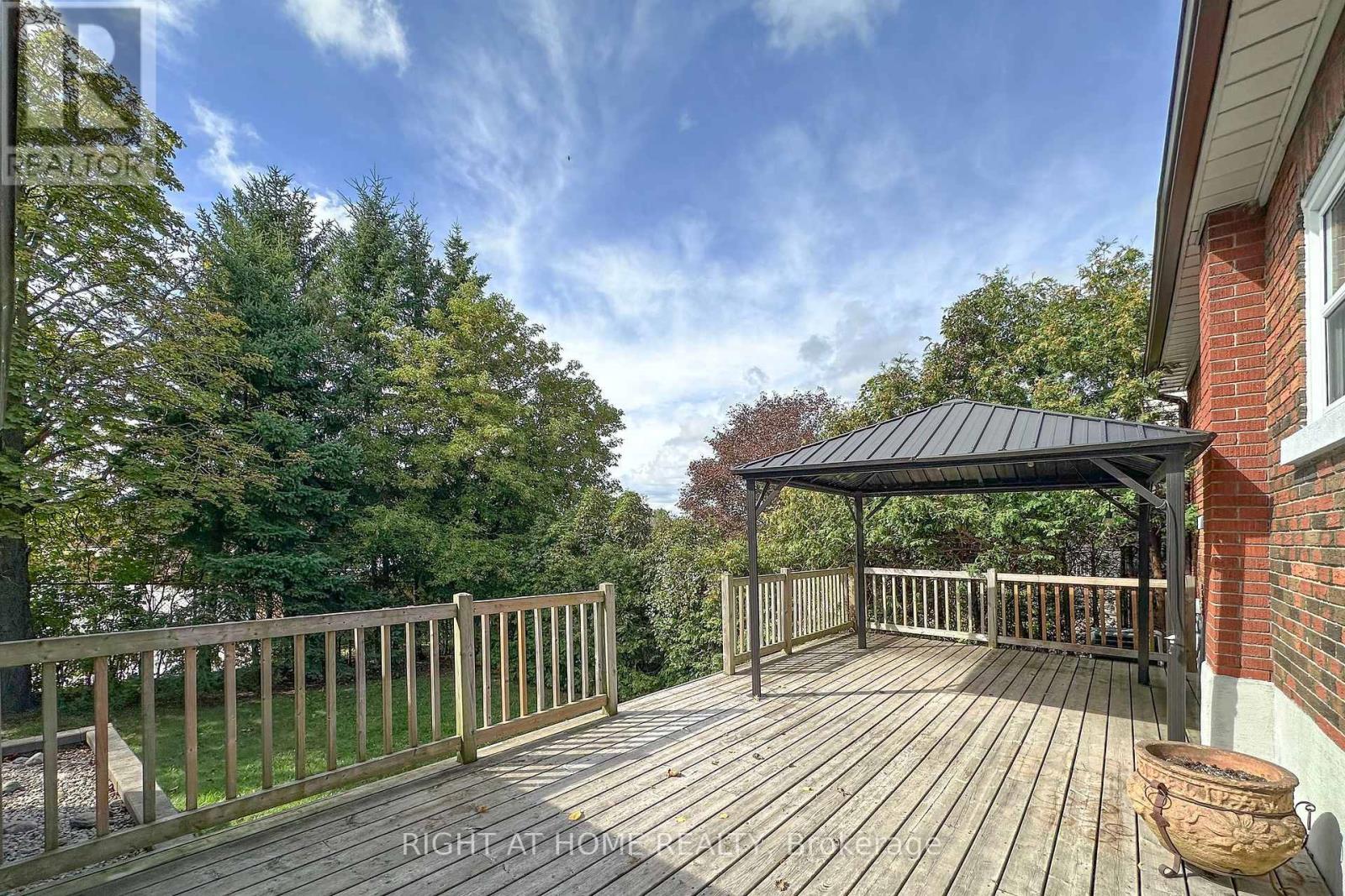488 CROMWELL AVENUE - 25