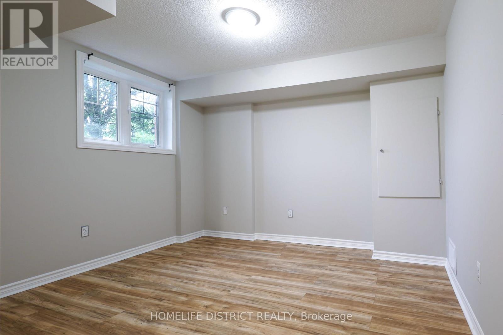 489 MEARNS AVENUE - 26
