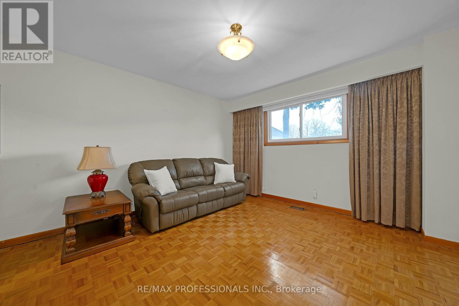 1877 SILVERBERRY CRESCENT - 19