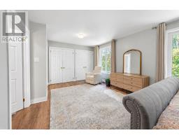 49 Barrhead Crescent, Toronto, ON M9W3Z8 Photo 10