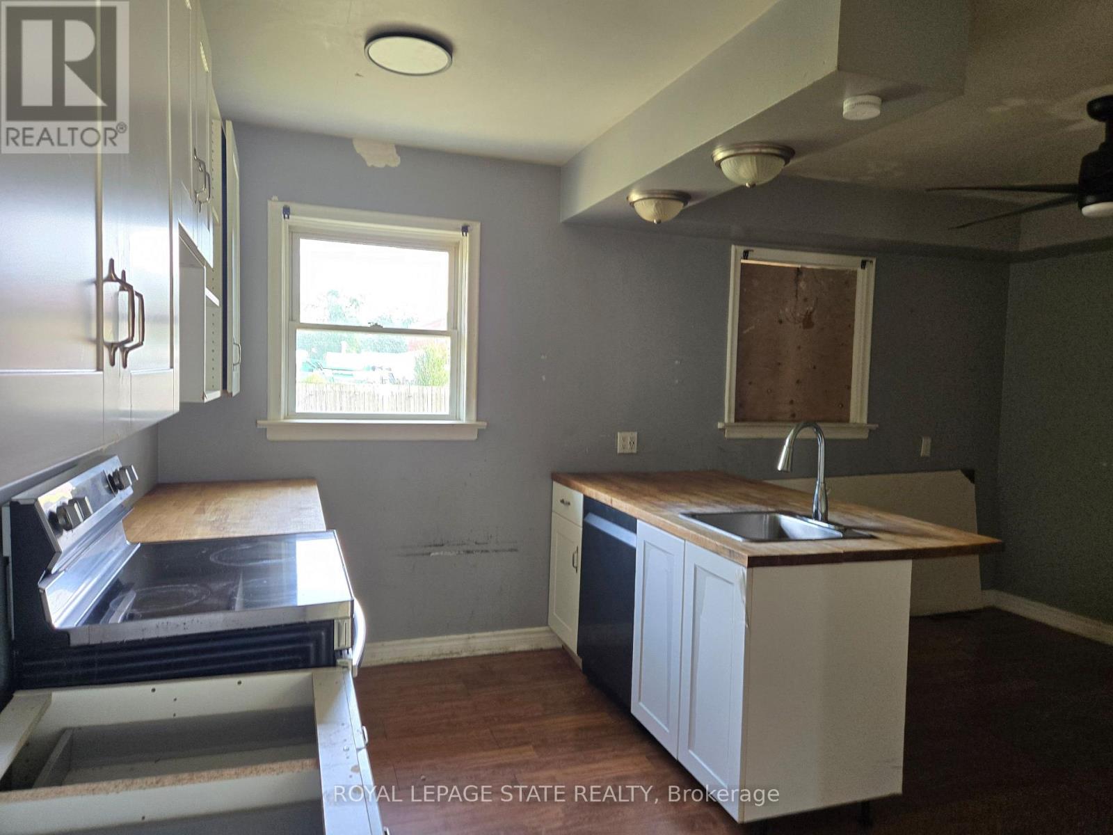 16 BRODERICK AVENUE - Image 22