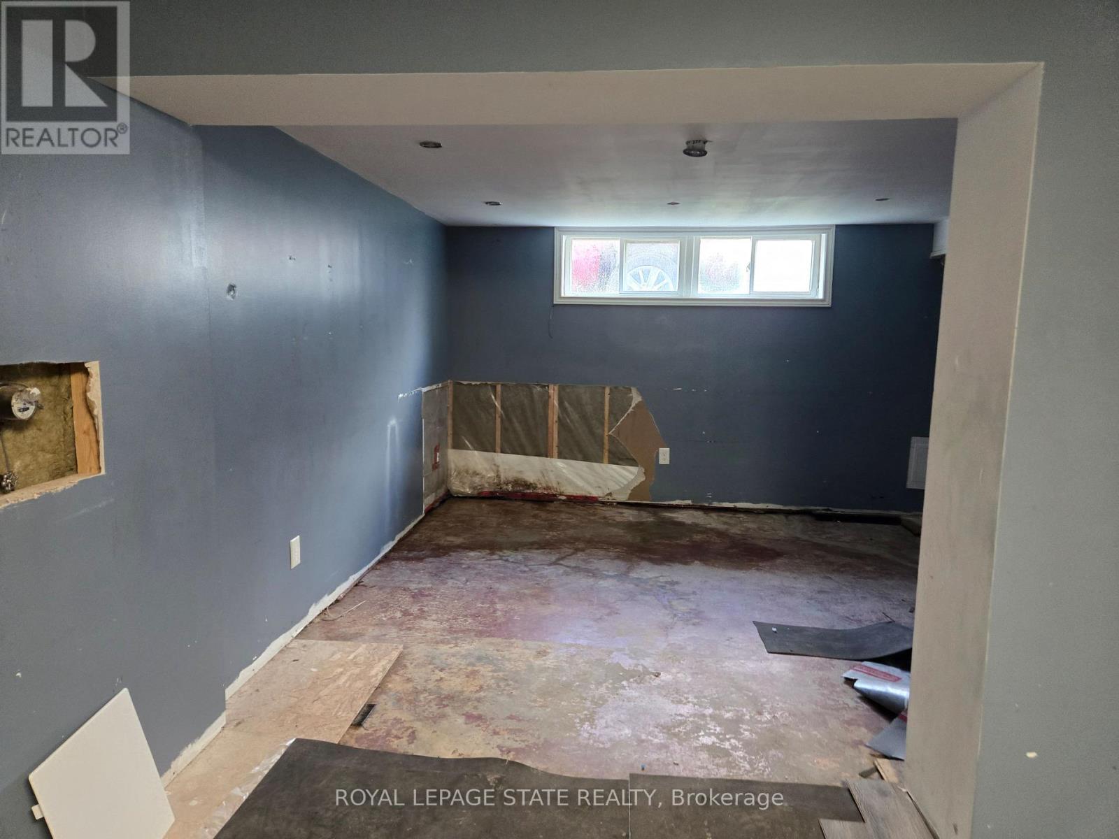 16 BRODERICK AVENUE - Image 25