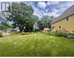 132 Upper Prince, Charlottetown, PE C1A4S7 Photo 9