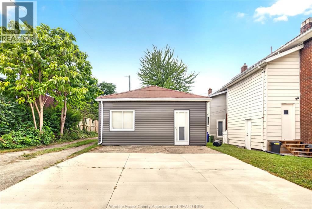 597-599 GILES BOULEVARD East - 4