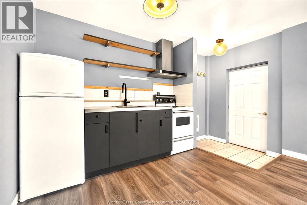 597-599 GILES BOULEVARD East - 20