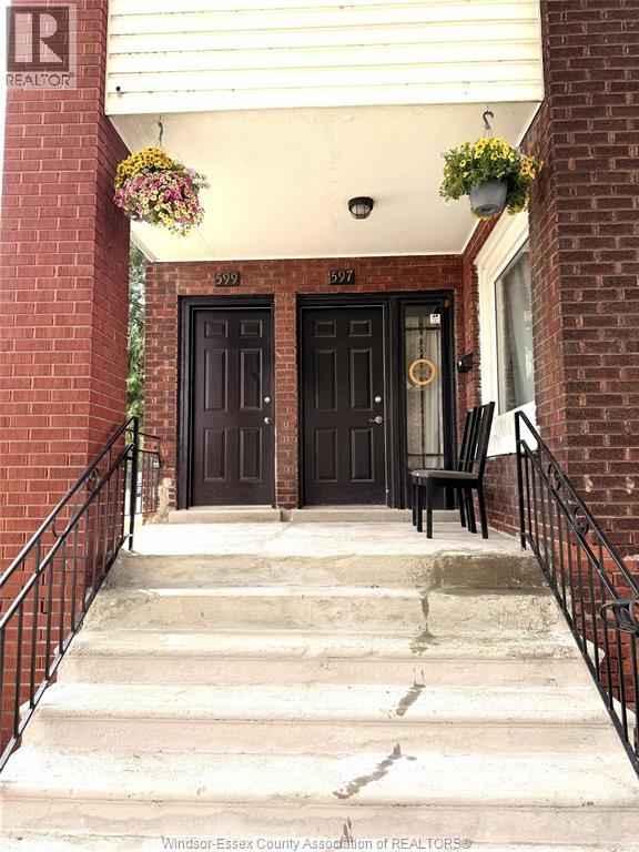 597-599 GILES BOULEVARD East - 23