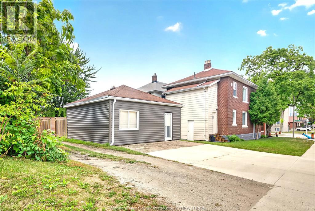 597-599 GILES BOULEVARD East - 3