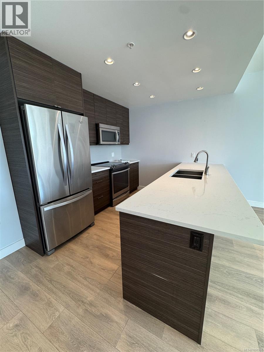 #303 300 Belmont Rd - 4