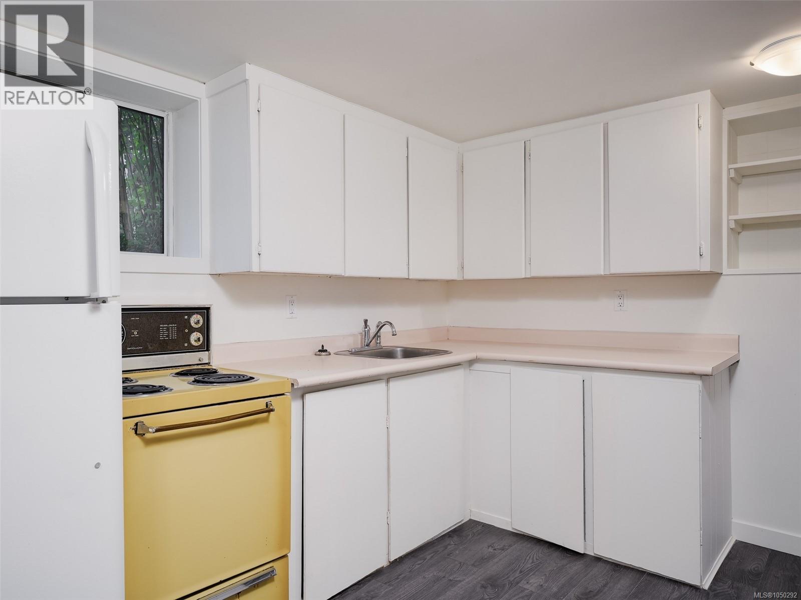 3092 Albany St - 17