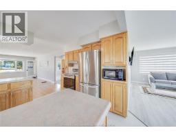 13902 Riverside Drive, Tecumseh, ON N8W1B6 Photo 13
