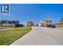 13902 Riverside Drive, Tecumseh, ON N8W1B6 Photo 36