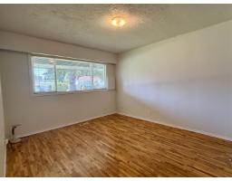 13065 103a Avenue, Surrey, BC V3T1S4 Photo 6