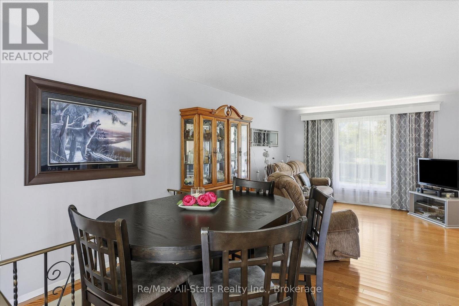 10 EMILY STREET N - 14