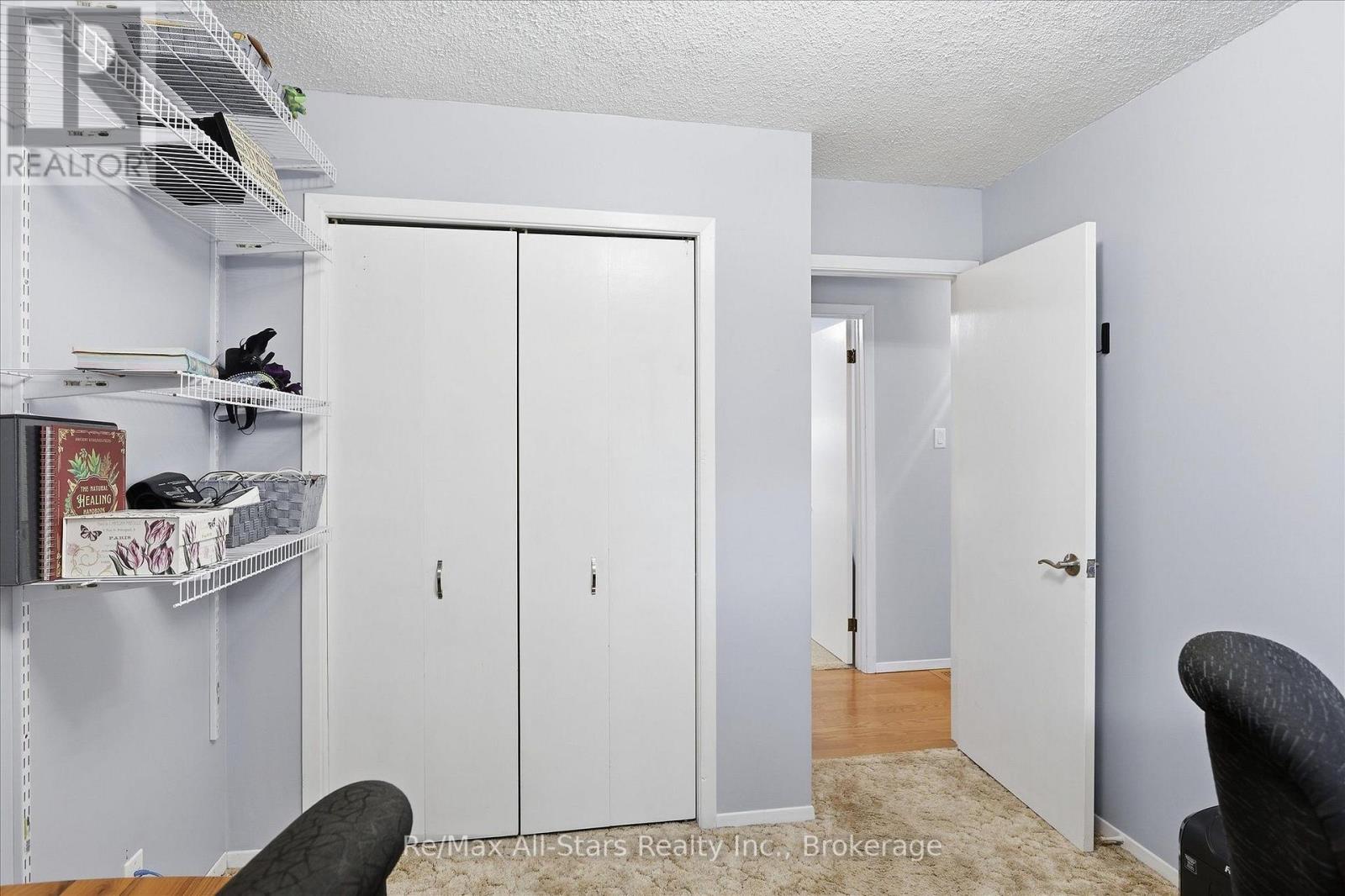 10 EMILY STREET N - 23