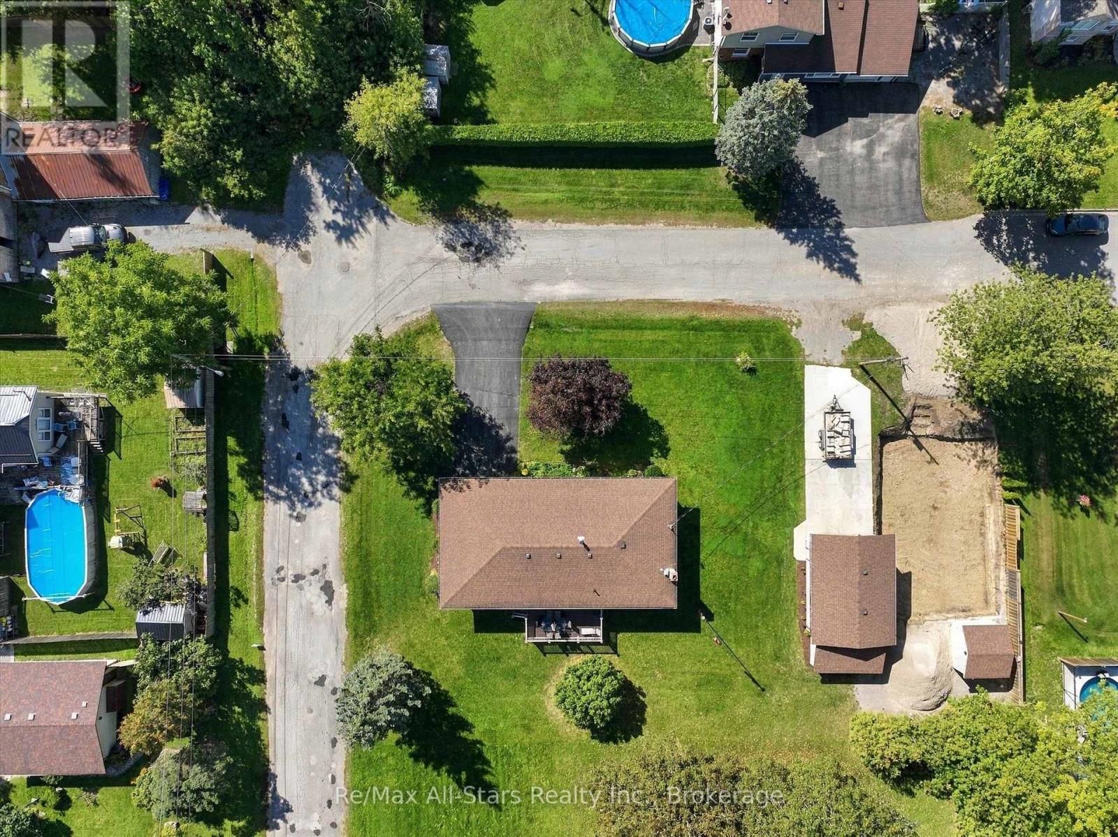 10 EMILY STREET N - 41