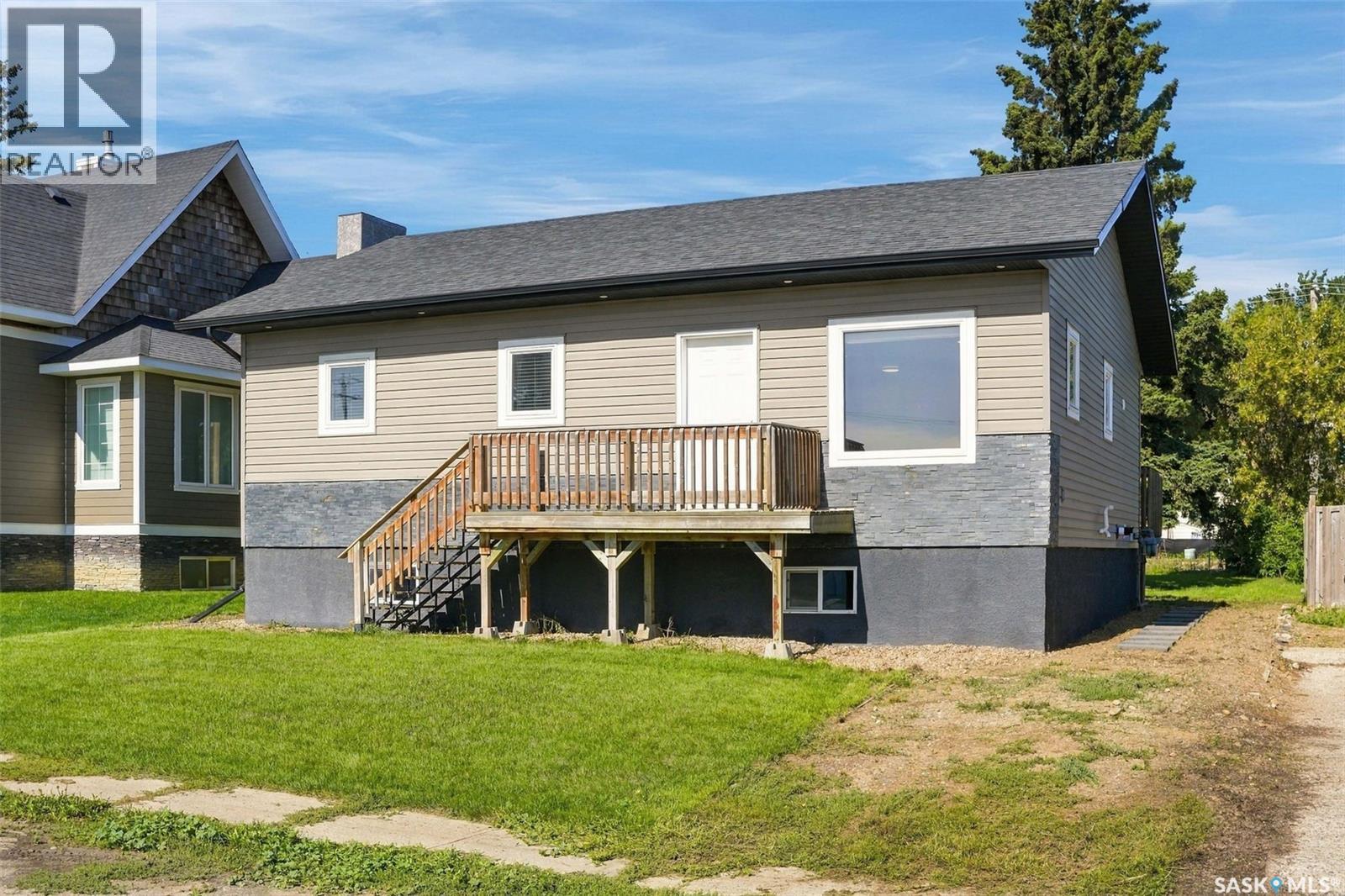 406 3rd STREET, Kenaston — photo 2