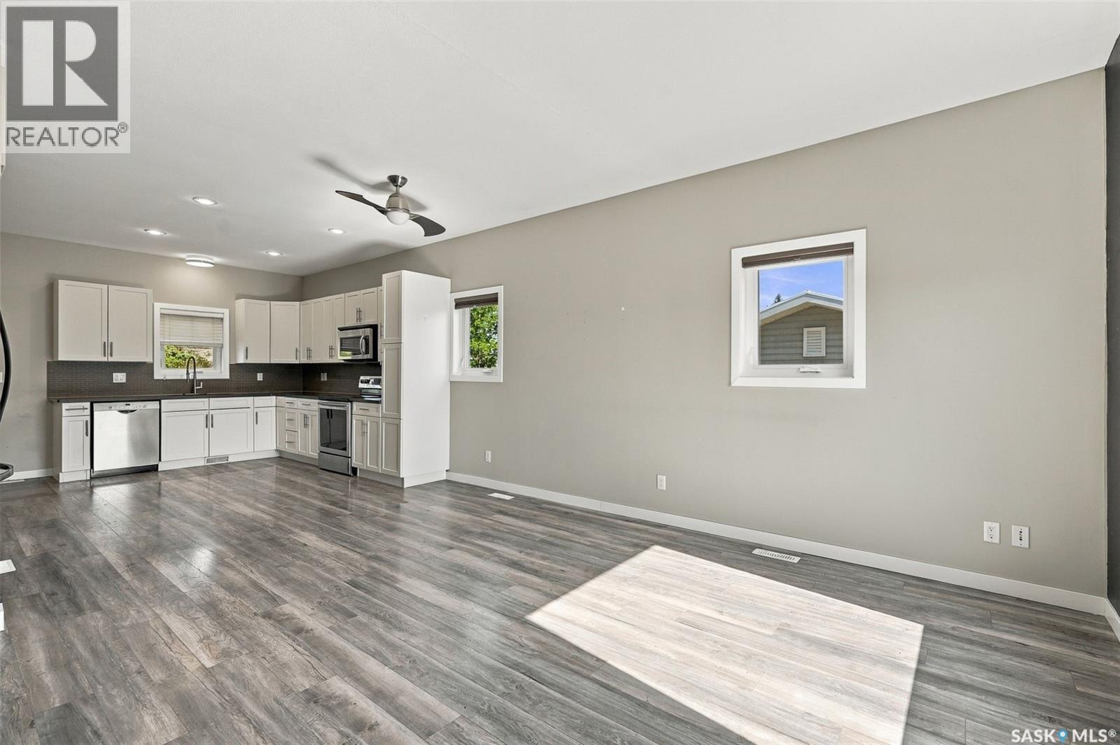 406 3rd STREET, Kenaston — photo 3