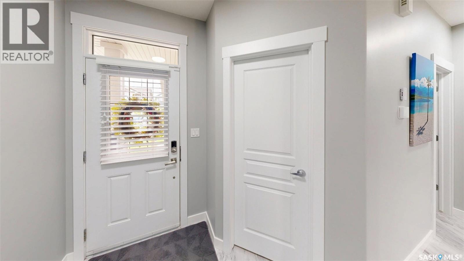 151 Poplar Bluff CRESCENT - 2