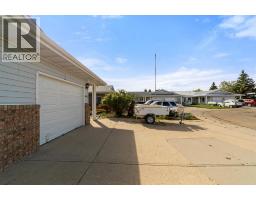 3936 56a Street Close, Camrose, AB T4V4L1 Photo 27